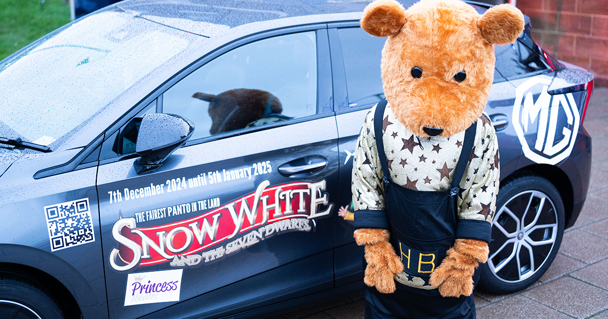 WEB 38 Hunny Bear and Car WEB 38 Hunny Bear and Car