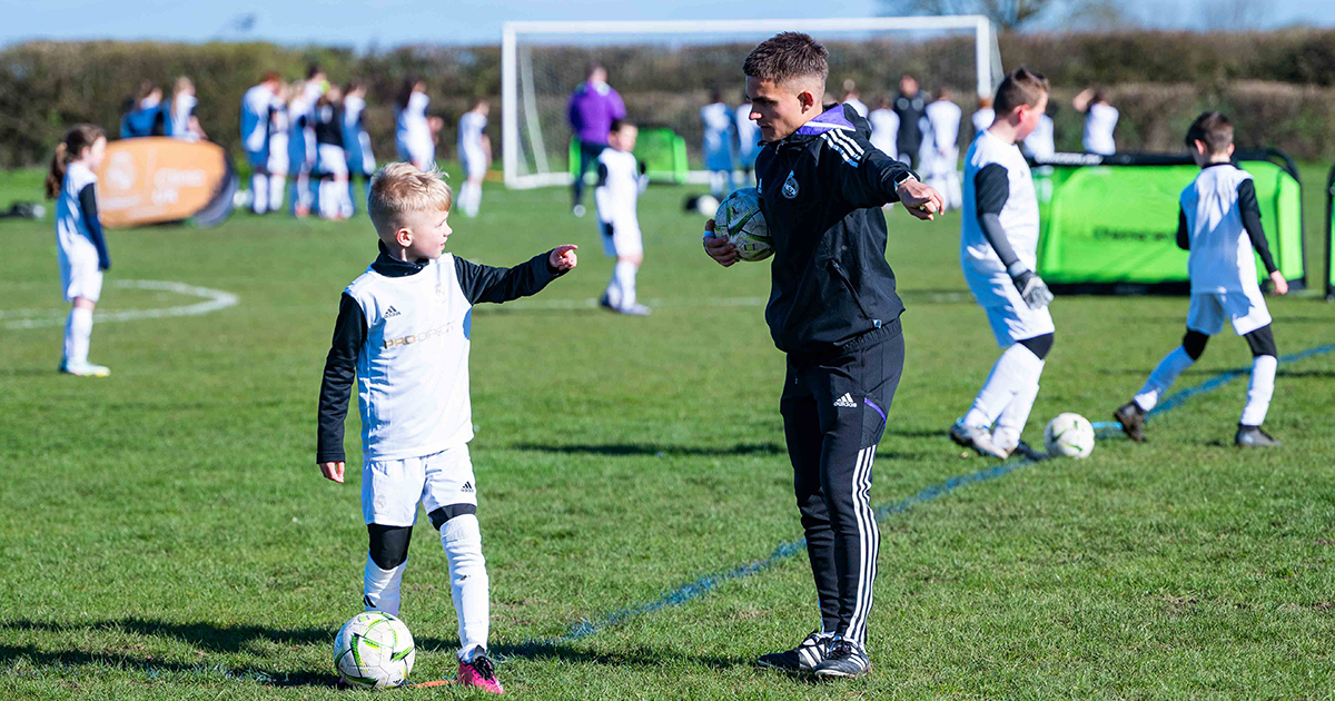 WEB coach with boy