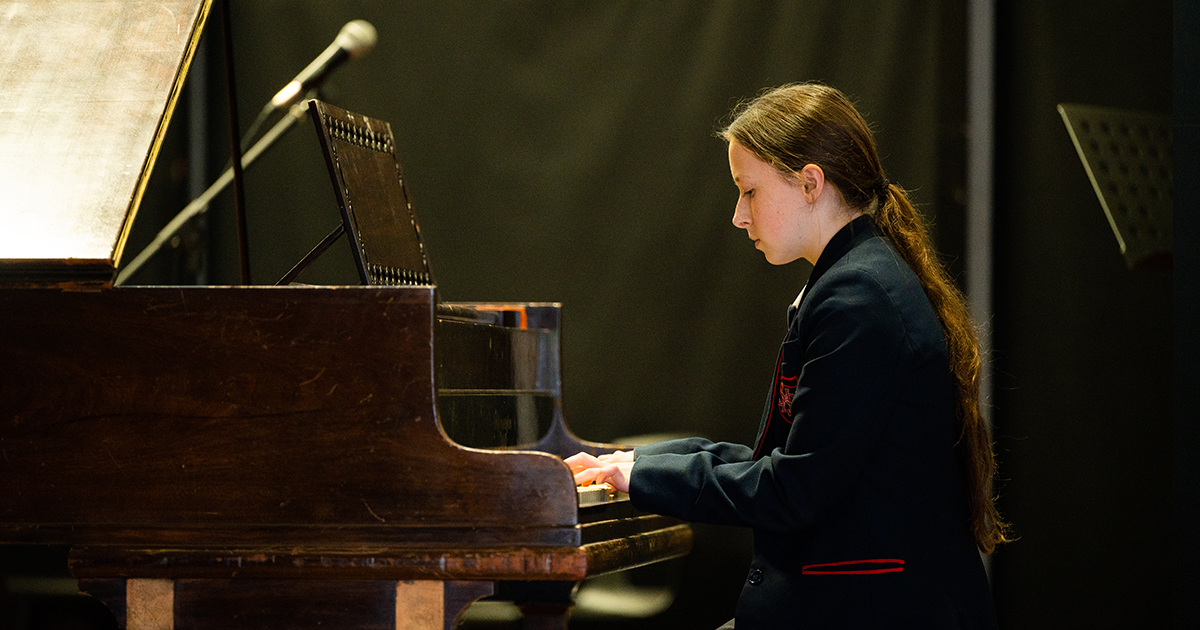 WEB piano 87 WEB piano 87