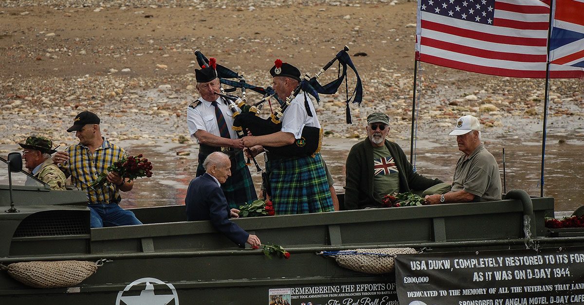 D-Day veteran takes to the sea for moving tribute