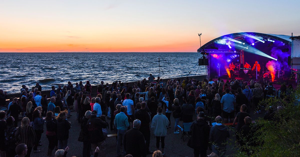 Sunset Festival lights up the prom