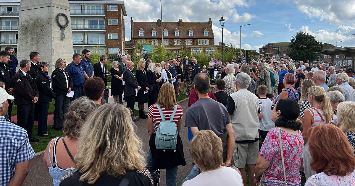 Crowds at Hunstanton's reading of the proclamation of accession