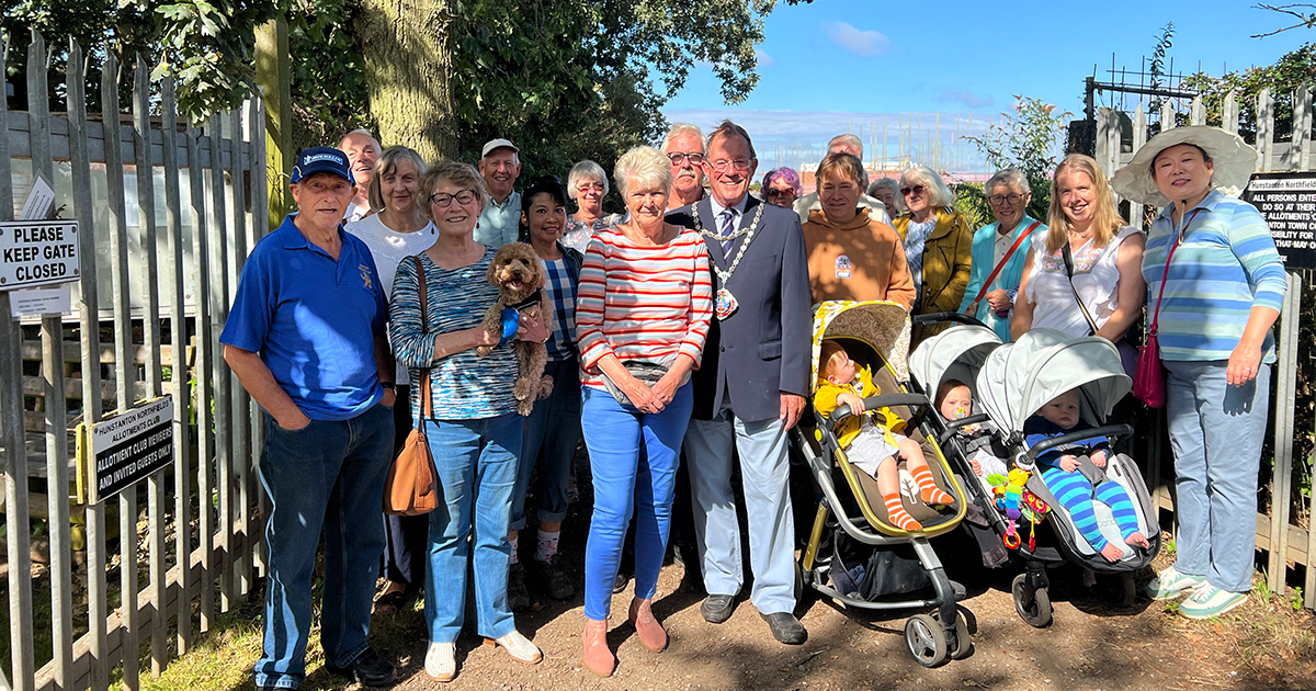Peas and quiet at Northfields Allotments