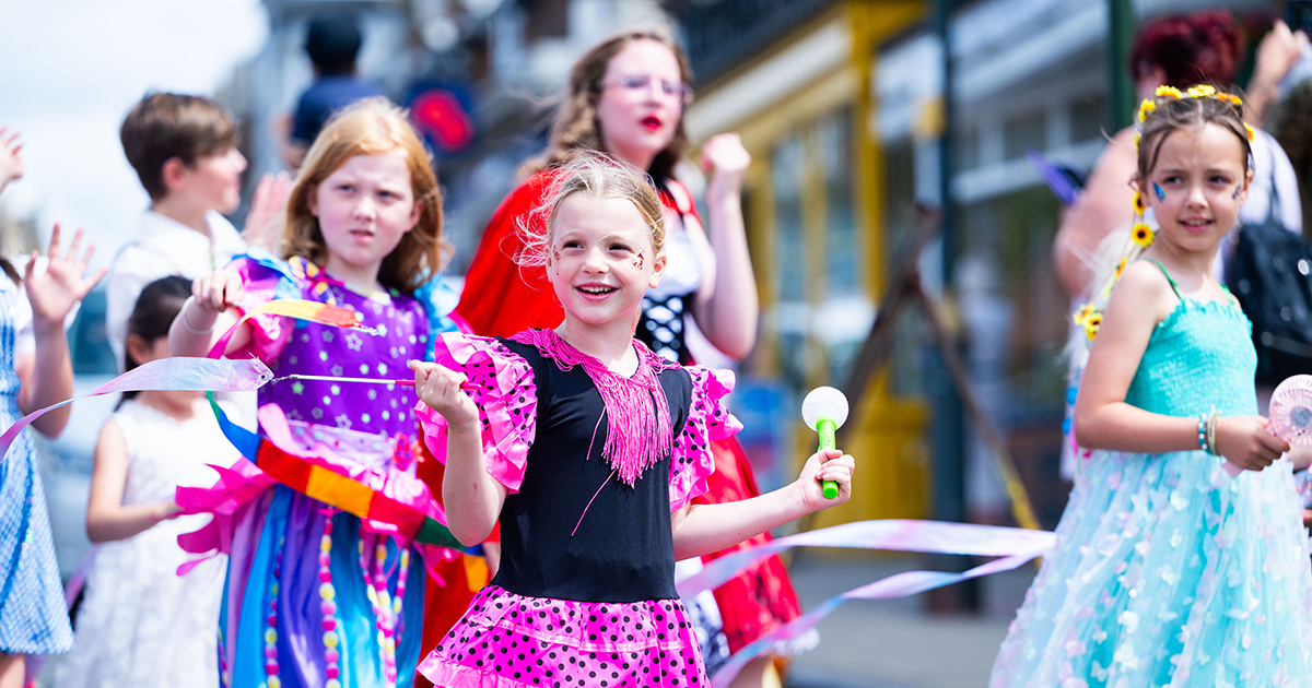 The Carnival Comes to Town