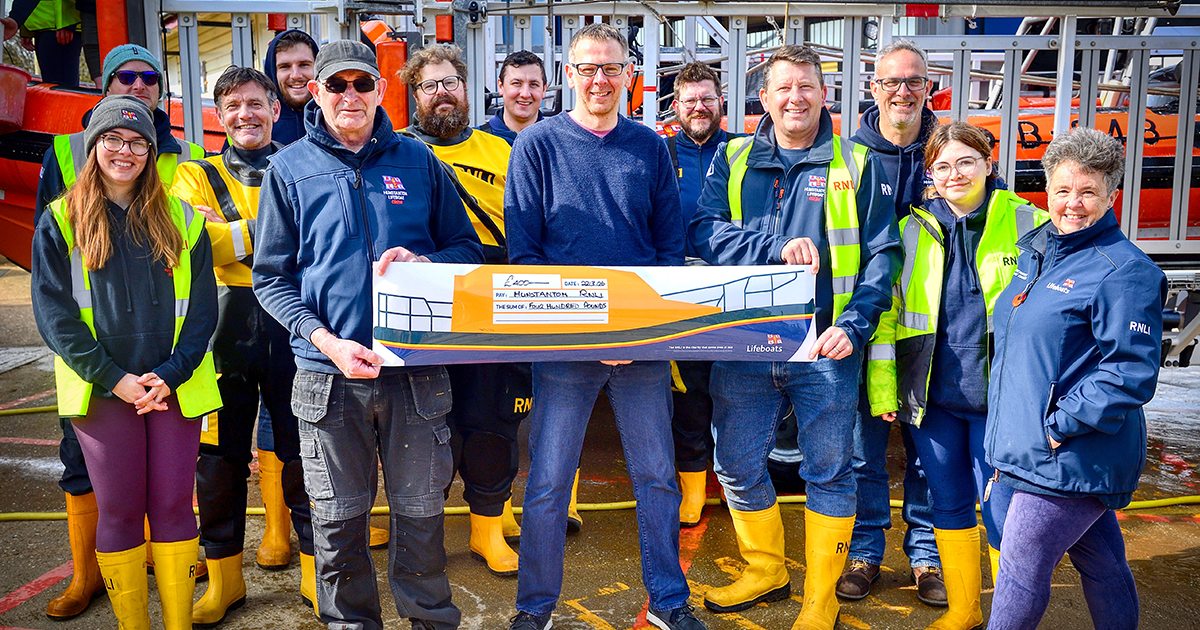 Charity Calendar raises £400 for the RNLI