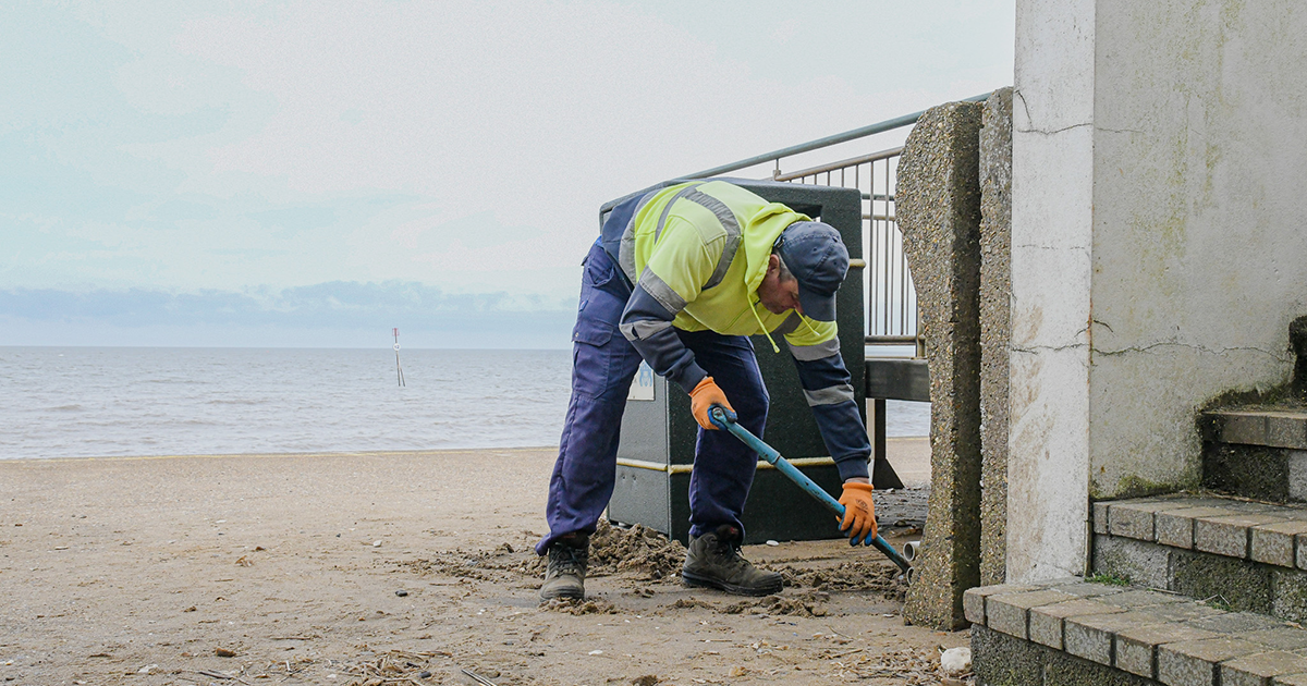 Pause for Applause for Clean-up Teams in Hunstanton