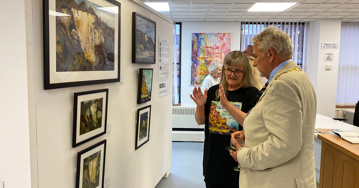 Glowing reviews for Elizabeth Inger's paintings