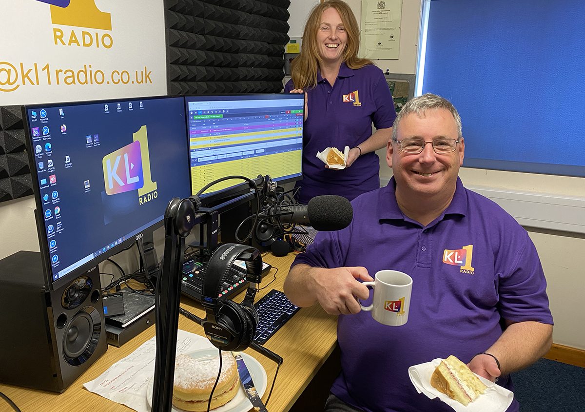 KL1 radio station celebrates first year of broadcasting with cake!