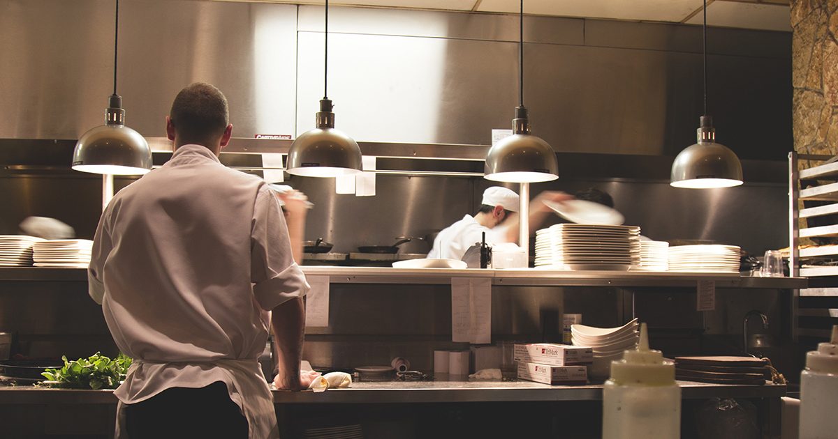 Planning rules to be relaxed so pubs and restaurants can operate as hot food takeaways during the coronavirus outbreak.