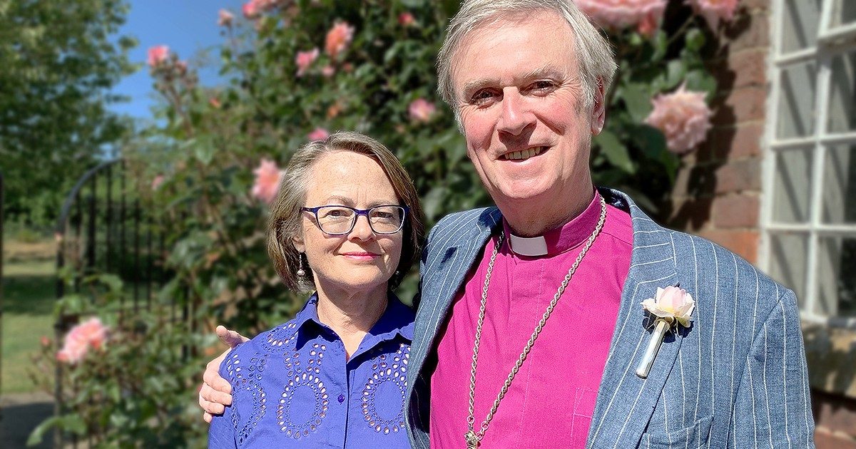 Bishop of Lynn announces retirement