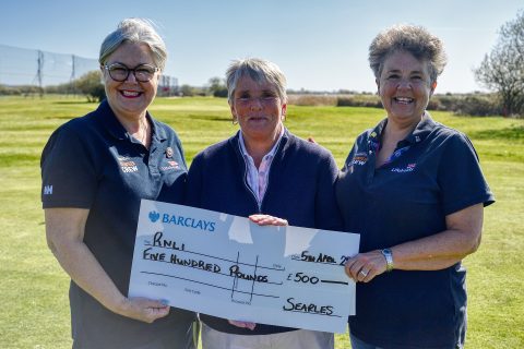 Retiring ladies' golf captain tees off for Hunstanton RNLI