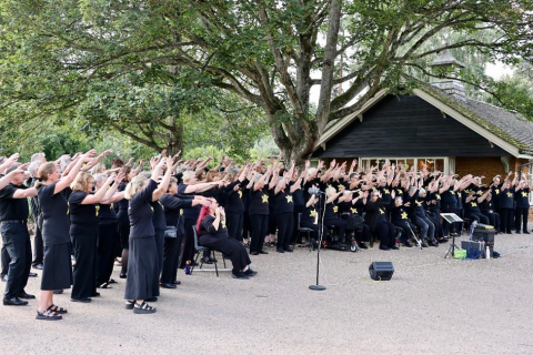 Rock Choir sings to visitors at Sandringham