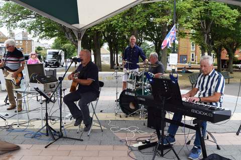 'Winging it' at the Spinney