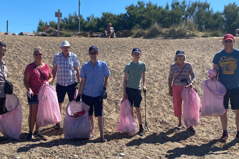 Community cleans up local beaches